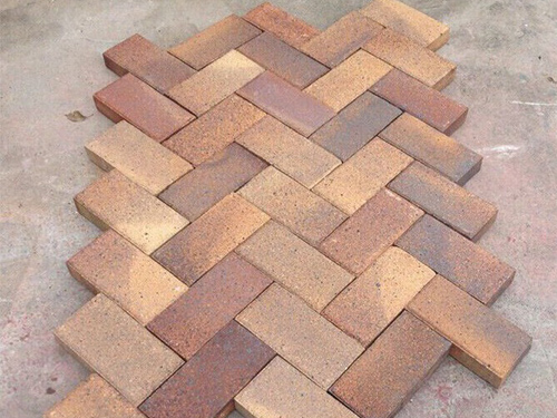 陶土磚和陶瓷透水磚區(qū)別是什么？